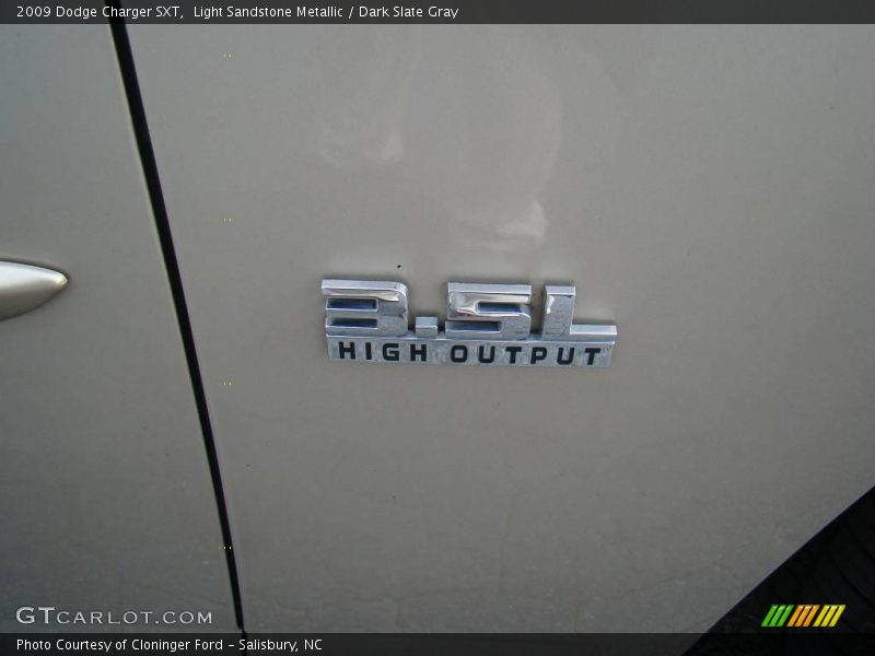 Light Sandstone Metallic / Dark Slate Gray 2009 Dodge Charger SXT