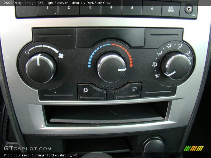 Light Sandstone Metallic / Dark Slate Gray 2009 Dodge Charger SXT