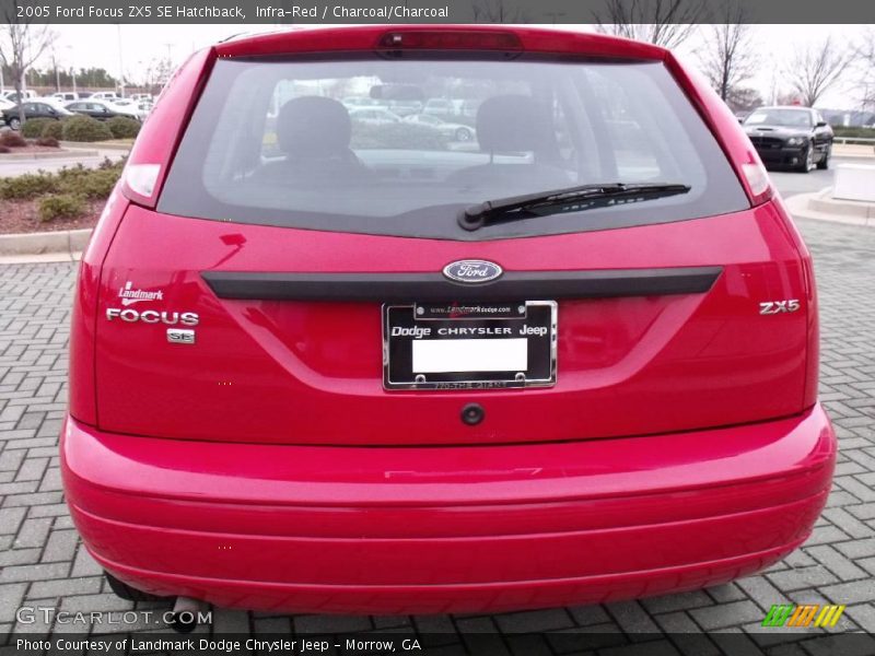 Infra-Red / Charcoal/Charcoal 2005 Ford Focus ZX5 SE Hatchback