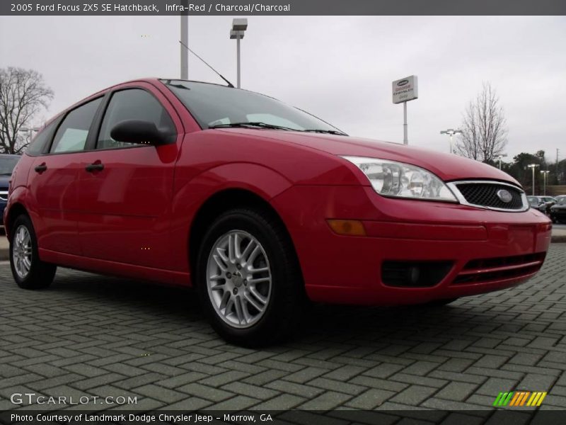 Infra-Red / Charcoal/Charcoal 2005 Ford Focus ZX5 SE Hatchback