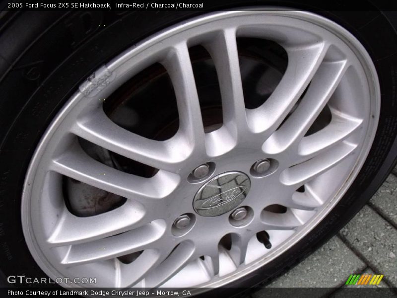 Infra-Red / Charcoal/Charcoal 2005 Ford Focus ZX5 SE Hatchback