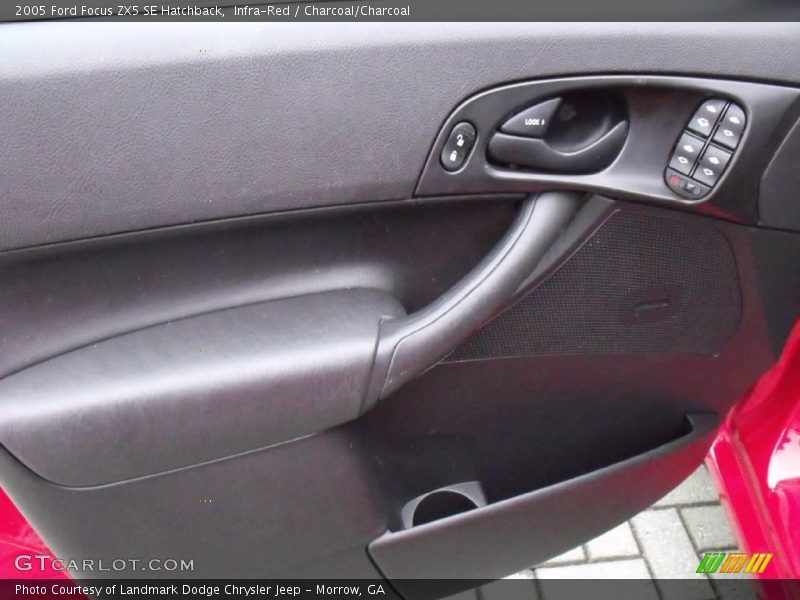 Infra-Red / Charcoal/Charcoal 2005 Ford Focus ZX5 SE Hatchback