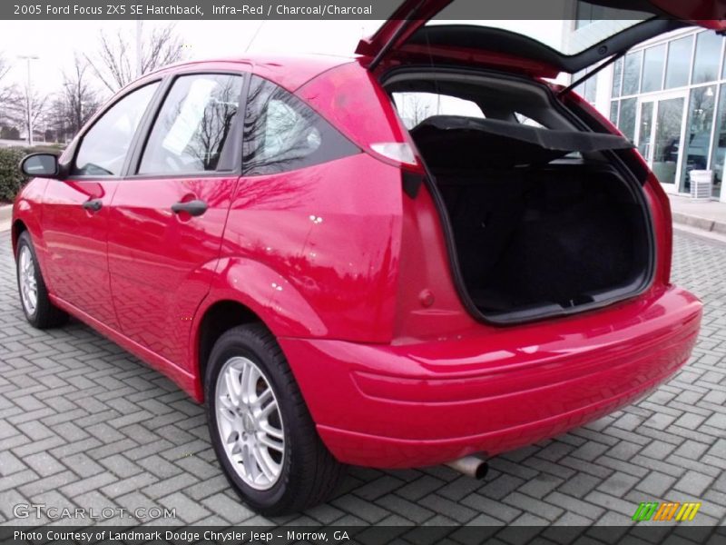 Infra-Red / Charcoal/Charcoal 2005 Ford Focus ZX5 SE Hatchback