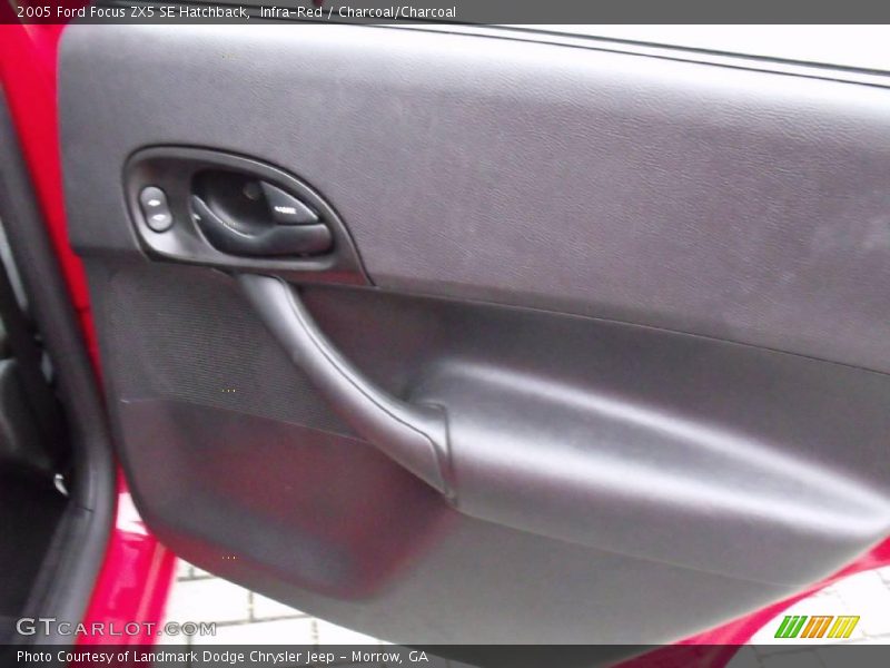 Infra-Red / Charcoal/Charcoal 2005 Ford Focus ZX5 SE Hatchback