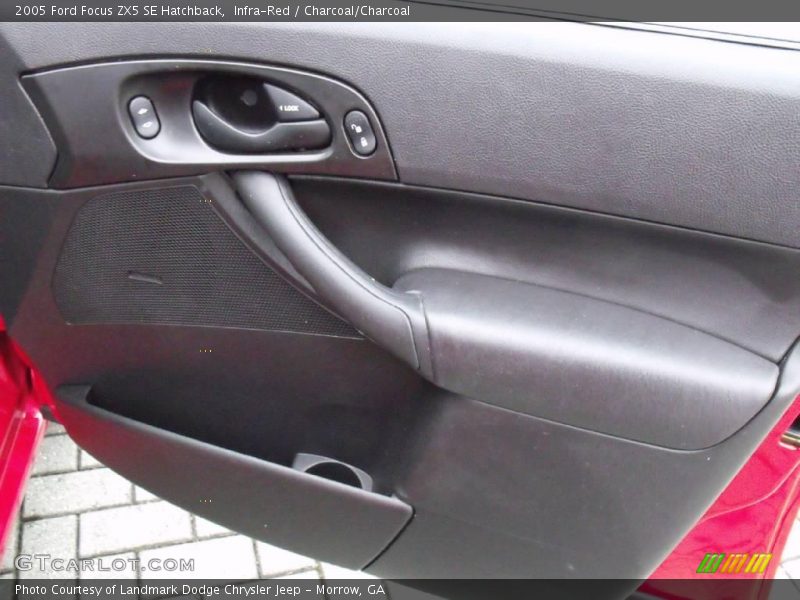 Infra-Red / Charcoal/Charcoal 2005 Ford Focus ZX5 SE Hatchback