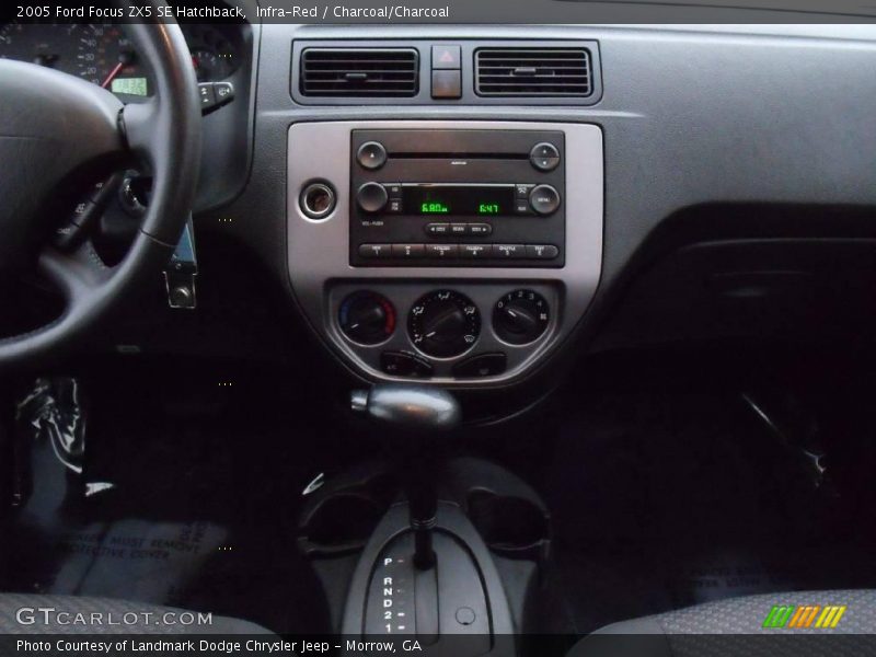 Infra-Red / Charcoal/Charcoal 2005 Ford Focus ZX5 SE Hatchback