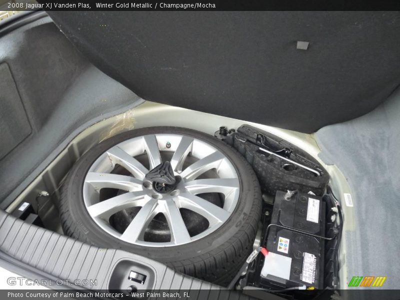 Winter Gold Metallic / Champagne/Mocha 2008 Jaguar XJ Vanden Plas