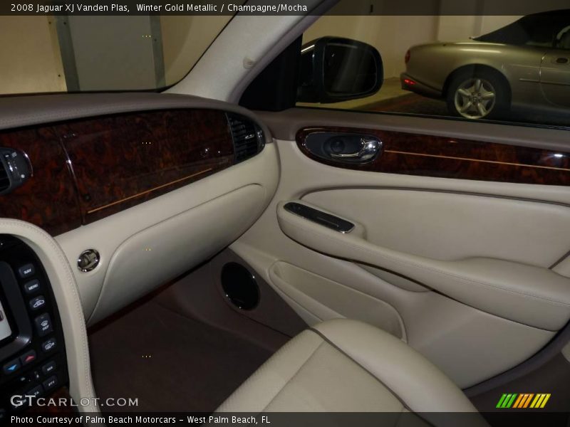 Winter Gold Metallic / Champagne/Mocha 2008 Jaguar XJ Vanden Plas