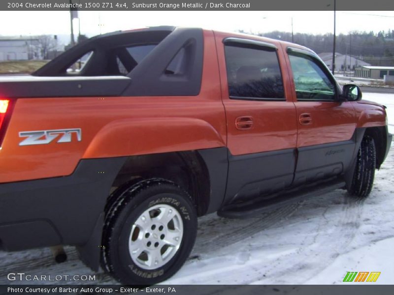 Sunburst Orange Metallic / Dark Charcoal 2004 Chevrolet Avalanche 1500 Z71 4x4