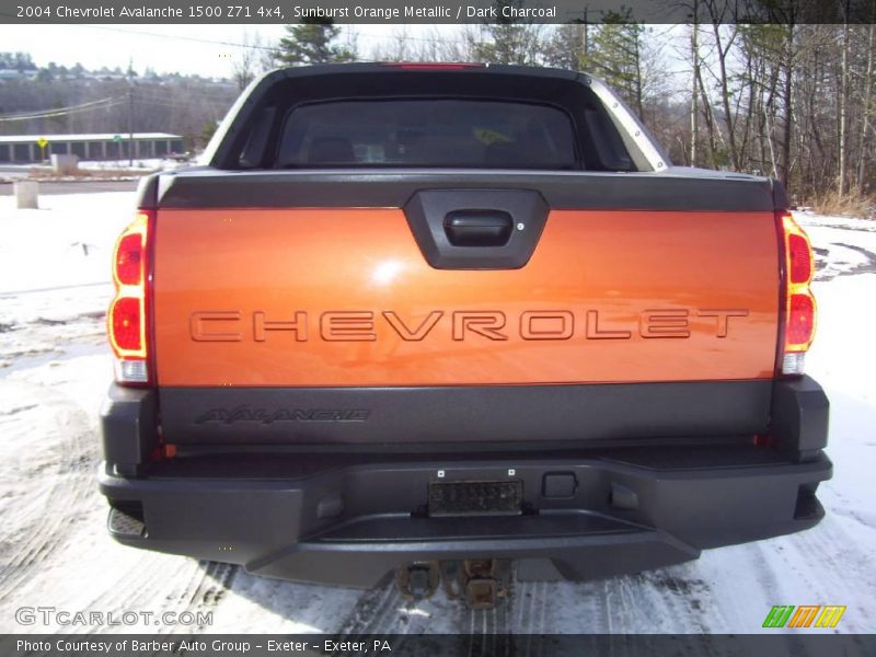 Sunburst Orange Metallic / Dark Charcoal 2004 Chevrolet Avalanche 1500 Z71 4x4