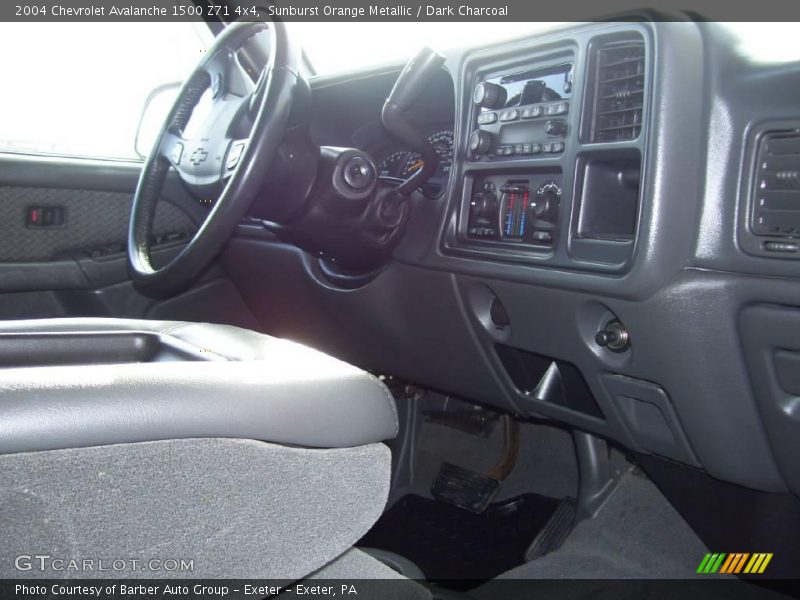 Sunburst Orange Metallic / Dark Charcoal 2004 Chevrolet Avalanche 1500 Z71 4x4