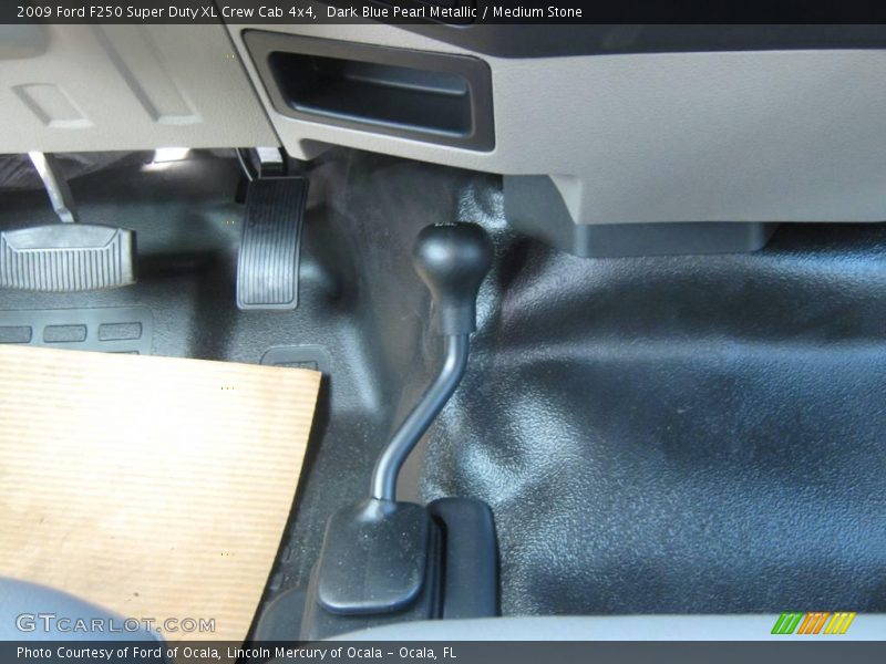 Dark Blue Pearl Metallic / Medium Stone 2009 Ford F250 Super Duty XL Crew Cab 4x4