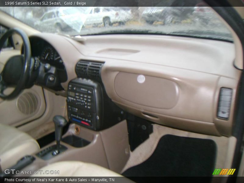 Gold / Beige 1996 Saturn S Series SL2 Sedan