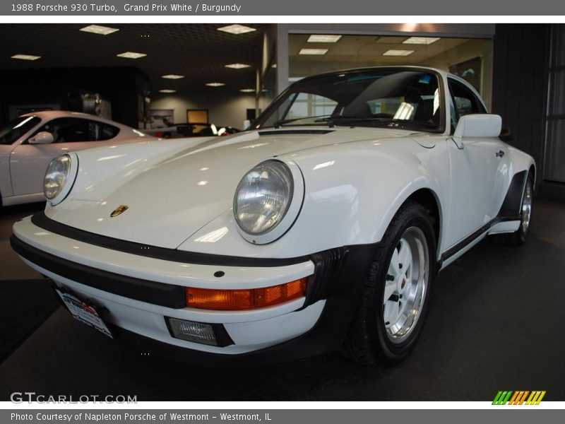 Grand Prix White / Burgundy 1988 Porsche 930 Turbo