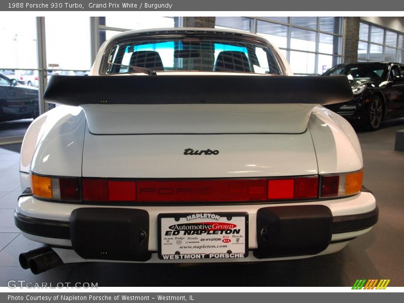 Grand Prix White / Burgundy 1988 Porsche 930 Turbo
