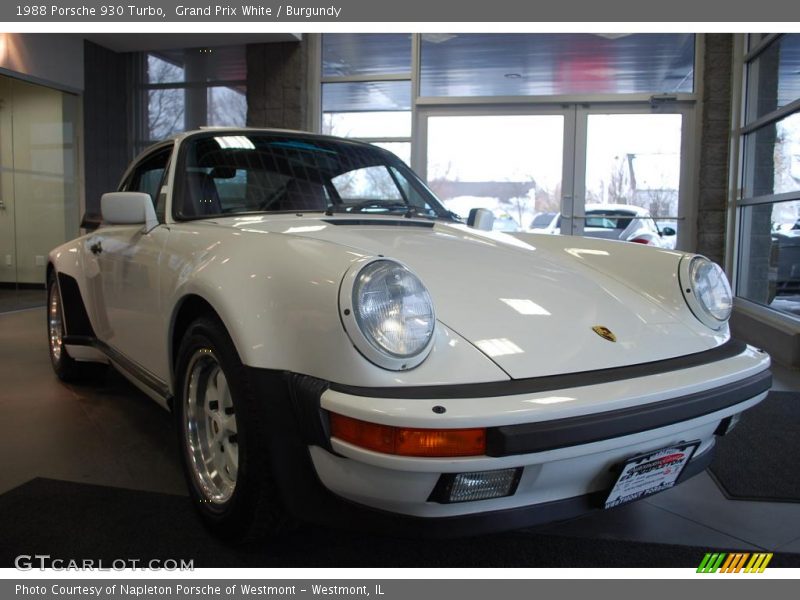 Grand Prix White / Burgundy 1988 Porsche 930 Turbo