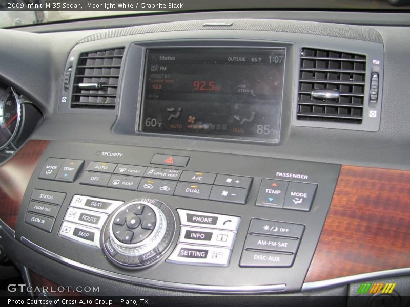 Moonlight White / Graphite Black 2009 Infiniti M 35 Sedan