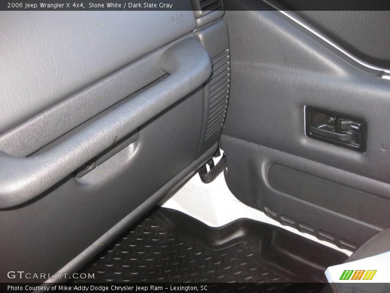 Stone White / Dark Slate Gray 2006 Jeep Wrangler X 4x4
