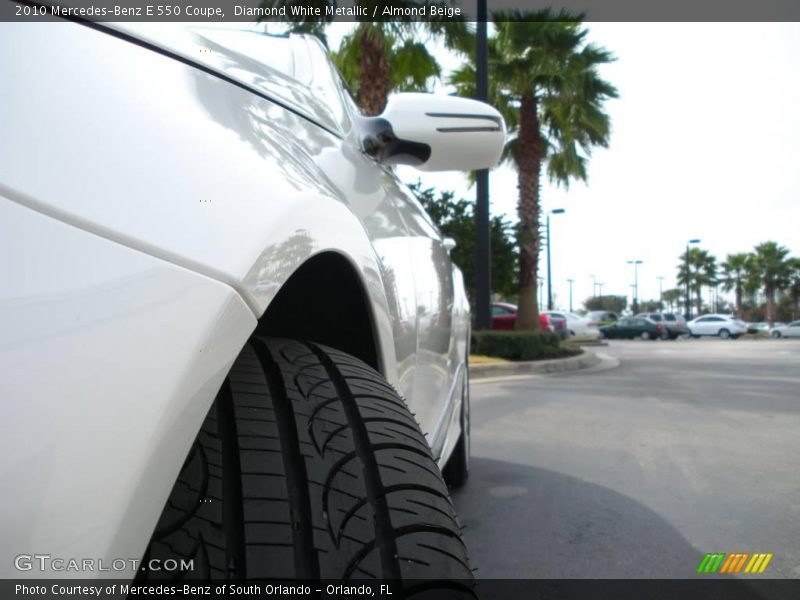 Diamond White Metallic / Almond Beige 2010 Mercedes-Benz E 550 Coupe