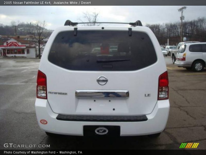 Avalanche White / Desert 2005 Nissan Pathfinder LE 4x4