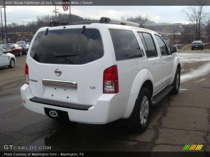 Avalanche White / Desert 2005 Nissan Pathfinder LE 4x4