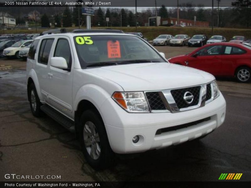 Avalanche White / Desert 2005 Nissan Pathfinder LE 4x4