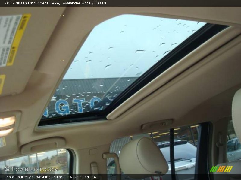 Avalanche White / Desert 2005 Nissan Pathfinder LE 4x4