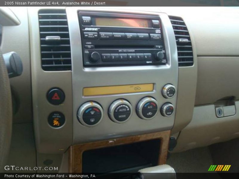 Avalanche White / Desert 2005 Nissan Pathfinder LE 4x4