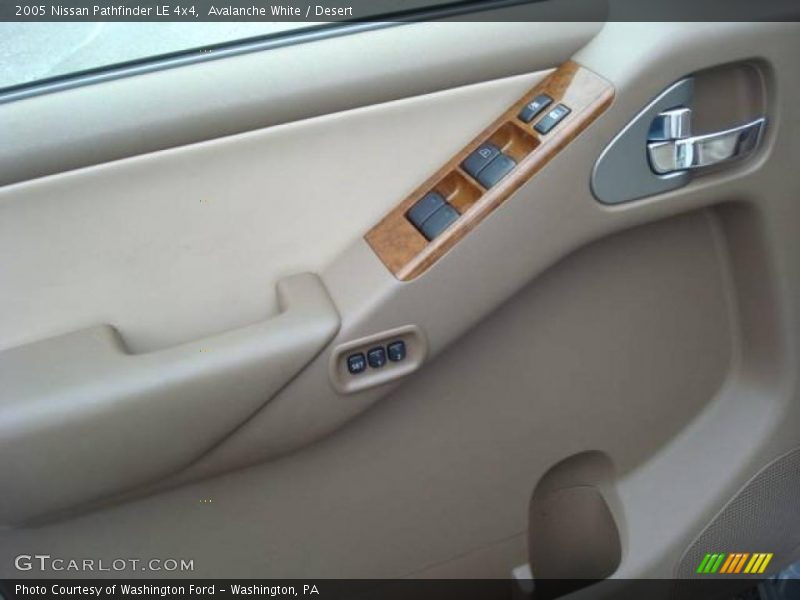 Avalanche White / Desert 2005 Nissan Pathfinder LE 4x4