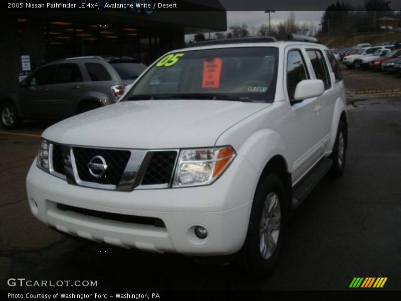 Avalanche White / Desert 2005 Nissan Pathfinder LE 4x4