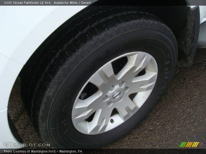 Avalanche White / Desert 2005 Nissan Pathfinder LE 4x4
