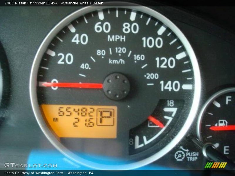 Avalanche White / Desert 2005 Nissan Pathfinder LE 4x4