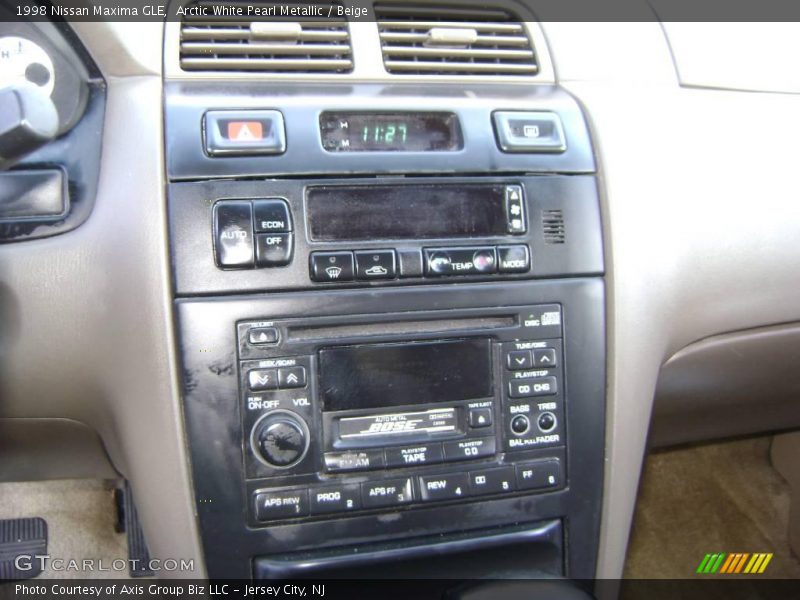 Arctic White Pearl Metallic / Beige 1998 Nissan Maxima GLE