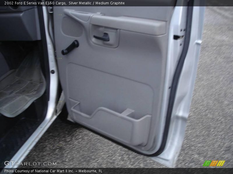 Silver Metallic / Medium Graphite 2002 Ford E Series Van E150 Cargo