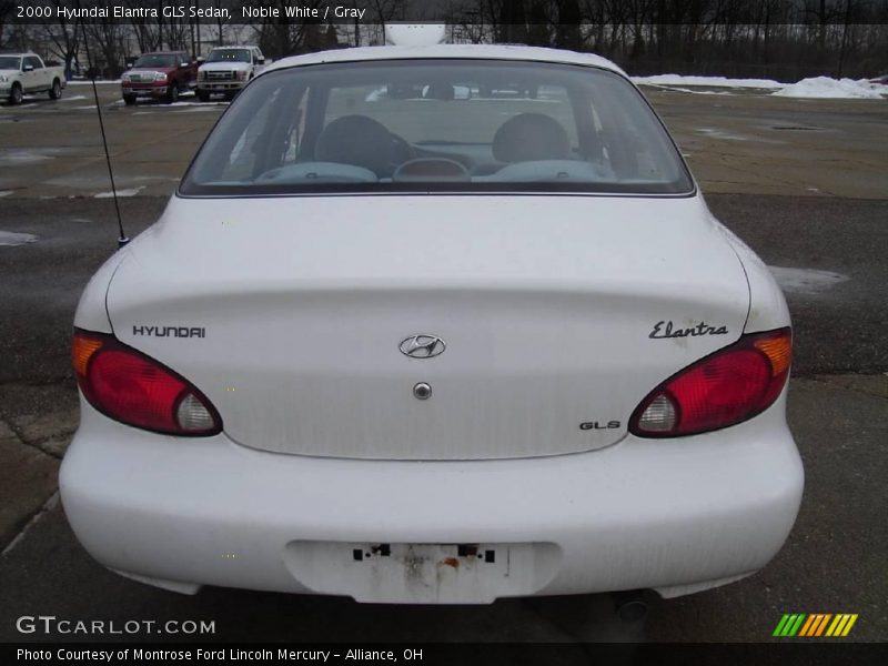 Noble White / Gray 2000 Hyundai Elantra GLS Sedan