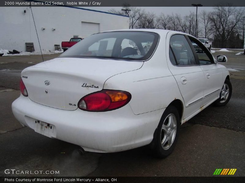 Noble White / Gray 2000 Hyundai Elantra GLS Sedan