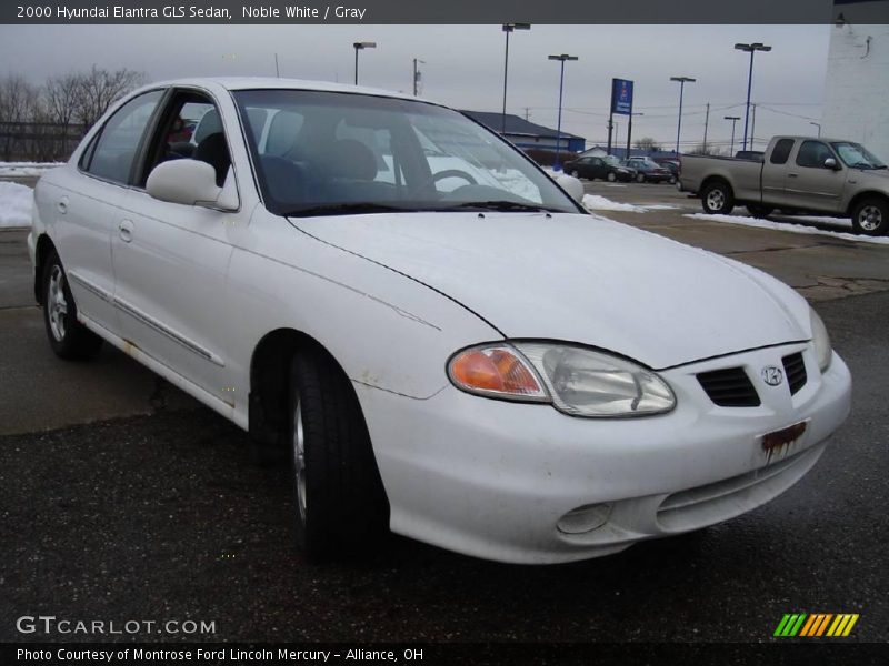 Noble White / Gray 2000 Hyundai Elantra GLS Sedan