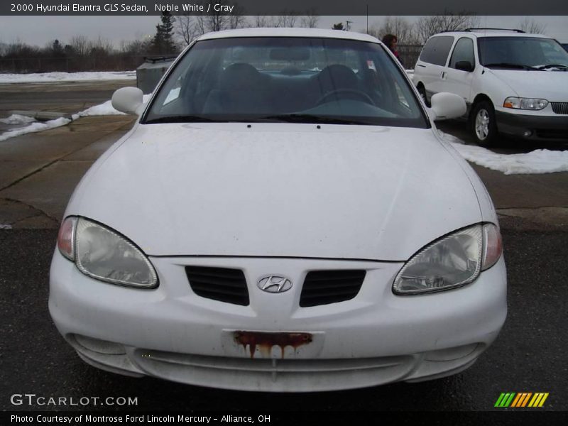 Noble White / Gray 2000 Hyundai Elantra GLS Sedan