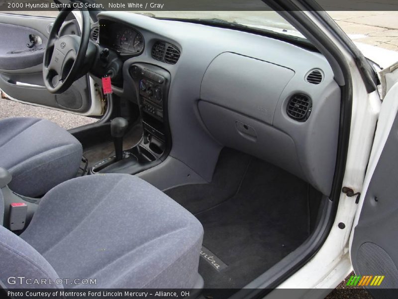 Noble White / Gray 2000 Hyundai Elantra GLS Sedan