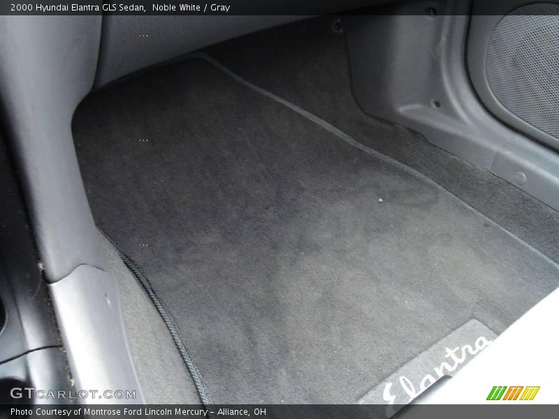Noble White / Gray 2000 Hyundai Elantra GLS Sedan