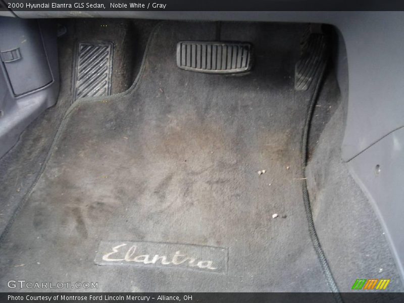 Noble White / Gray 2000 Hyundai Elantra GLS Sedan
