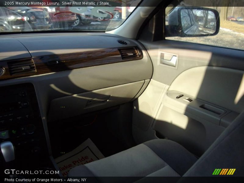 Silver Frost Metallic / Shale 2005 Mercury Montego Luxury