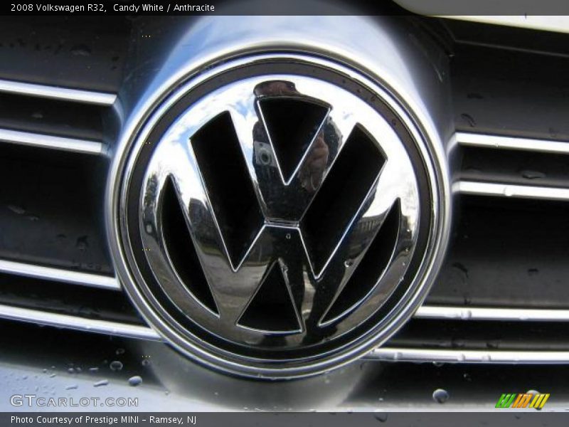 Candy White / Anthracite 2008 Volkswagen R32