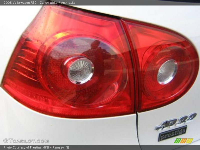 Candy White / Anthracite 2008 Volkswagen R32
