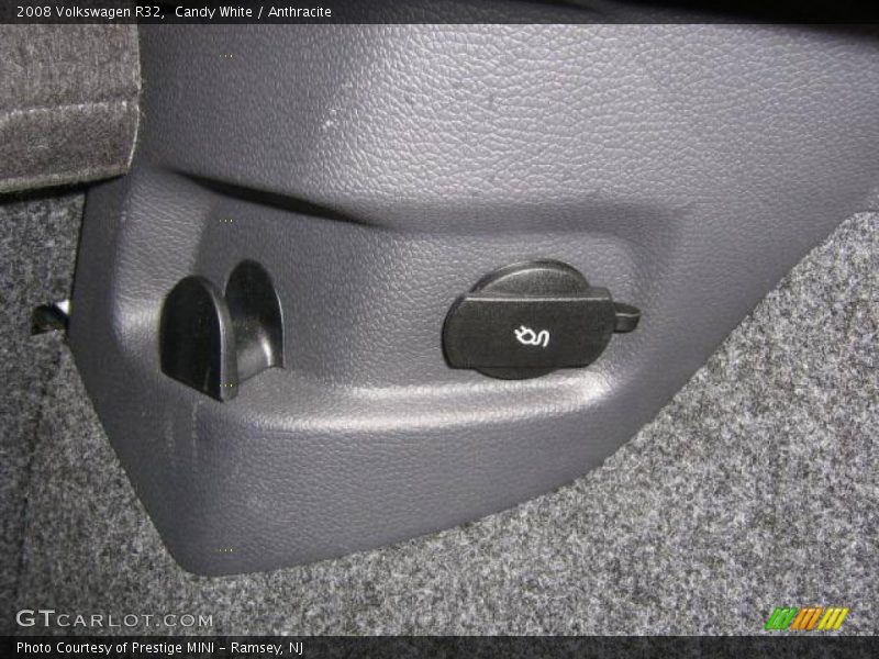 Candy White / Anthracite 2008 Volkswagen R32