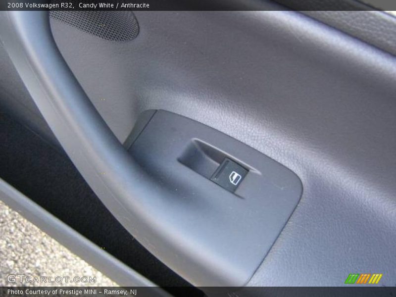 Candy White / Anthracite 2008 Volkswagen R32
