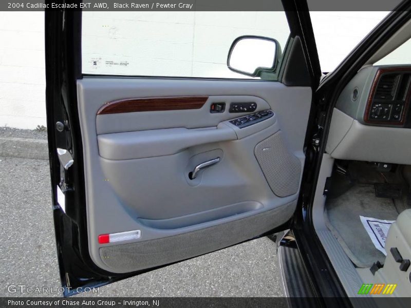 Black Raven / Pewter Gray 2004 Cadillac Escalade EXT AWD
