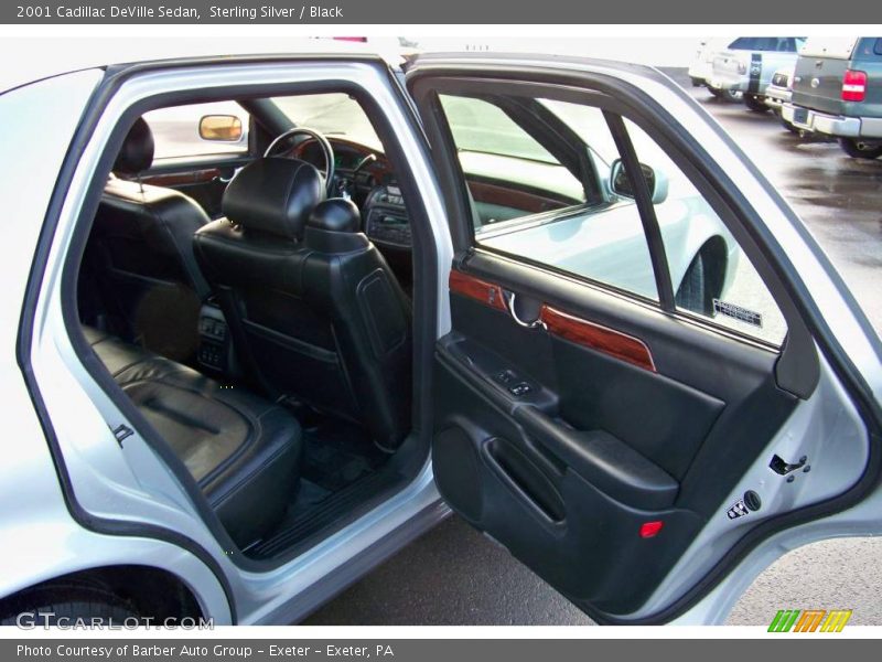 Sterling Silver / Black 2001 Cadillac DeVille Sedan