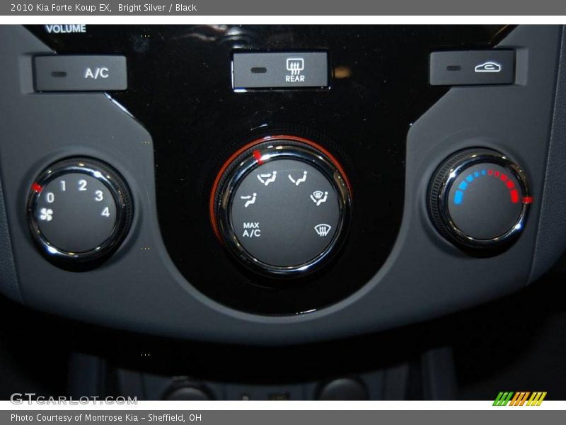 Bright Silver / Black 2010 Kia Forte Koup EX