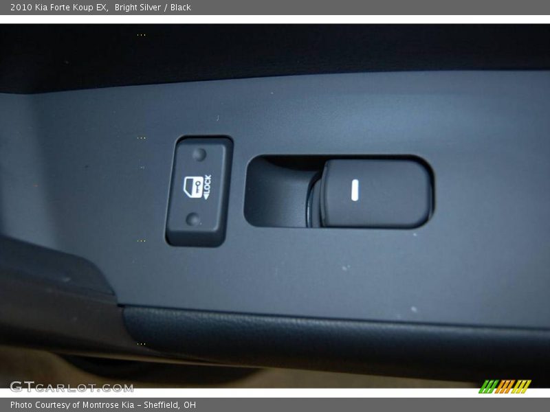 Bright Silver / Black 2010 Kia Forte Koup EX